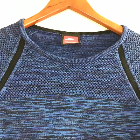 Nike Women’s Tech Knit Crew Training Top Size Small - Picture 8 of 9